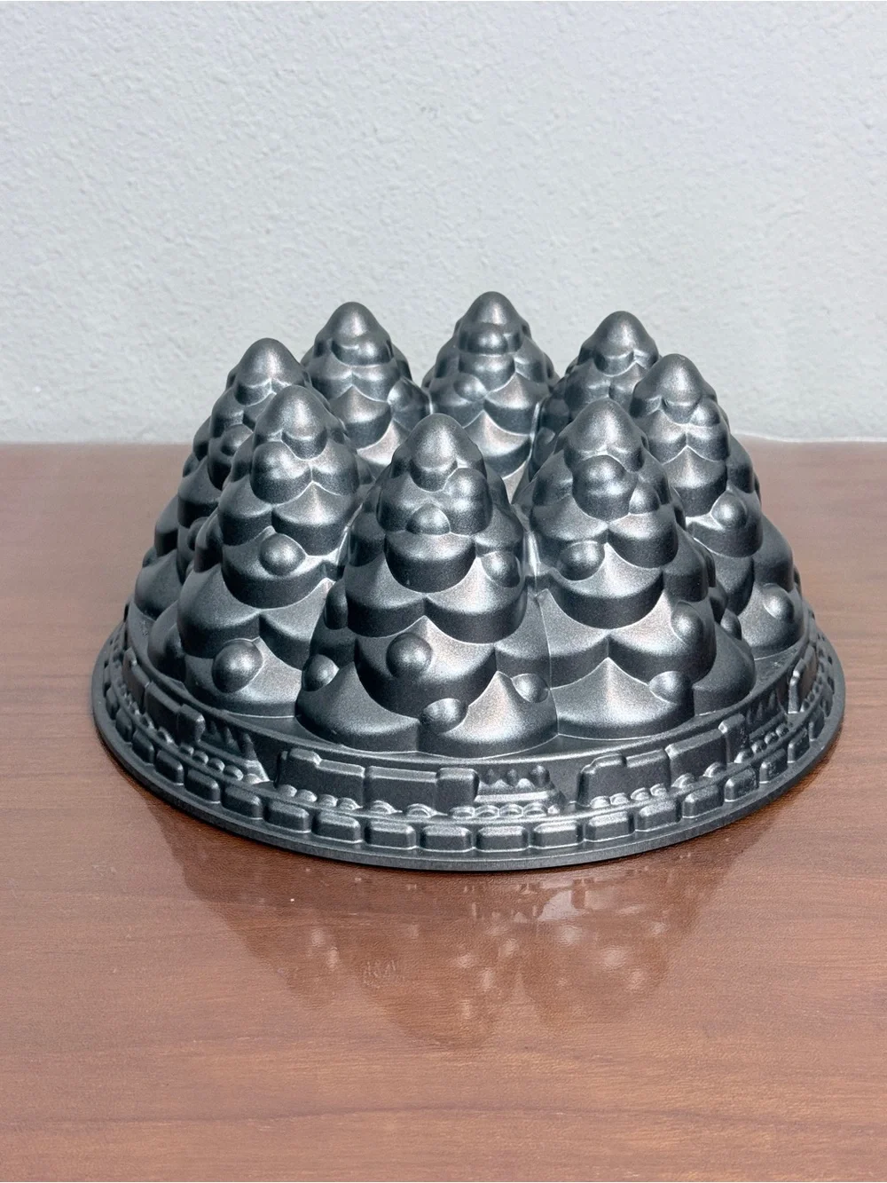 Nordic Ware Holiday Tree Bundt Pan 10 cup EUC